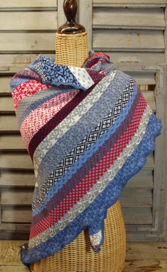 Preview: Invero Dreiecktuch Grace Ahoi, maritime Farben, Biobaumwolle